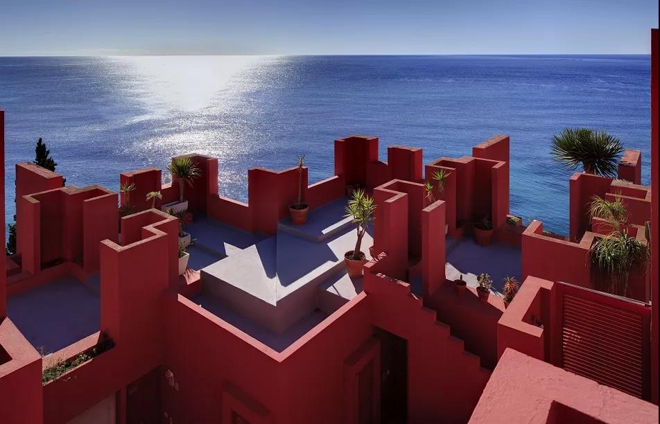西班牙红墙丨置身于通往平行世界的几何迷宫